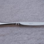 Spisekniv med kort skaft i Lilje