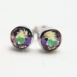 Øredobber i sølv(925) med regnbuefarget Swarovski krystall