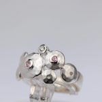 Ring i 925 sølv med stener