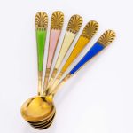 Emaljert mokkaskje i Ukjent skjellmønster av J. Tostrup