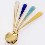 Emaljert Kaffeskje i Måne av J. Tostrup