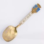 Emaljert Isskje av Aksel Holmsen