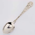 Barneskje med Nissen spiser grøt