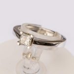 En stens diamantring i hvitt gull 14 k