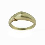 Ring i gult gull 14 k med stener