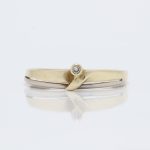 Ring i gult gull 14 k med en diamant på 0,02