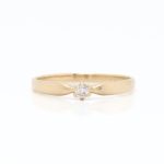 Ring i gult gull 14 k med diamant