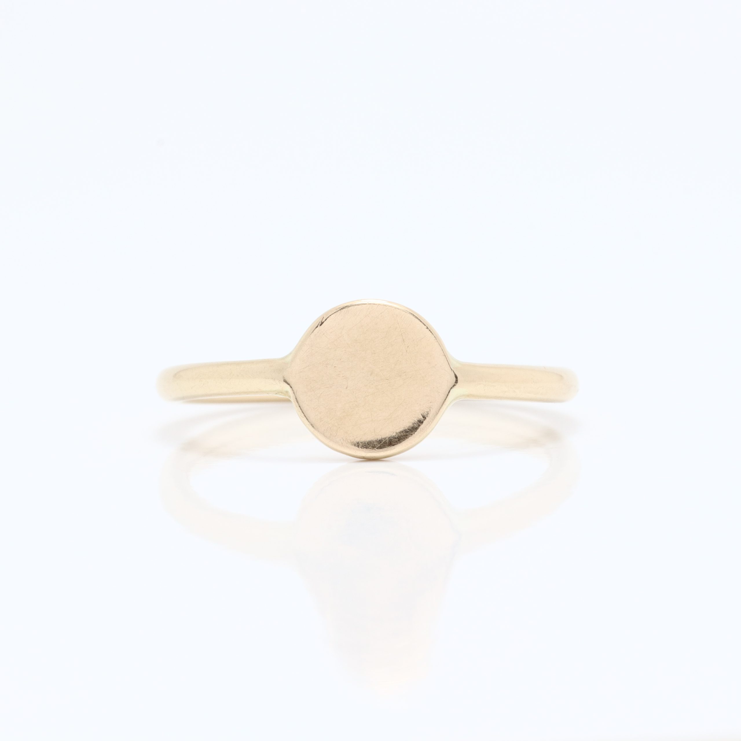 IMG_0022 Ring i gult gull 14 k med plate - Bilde 1