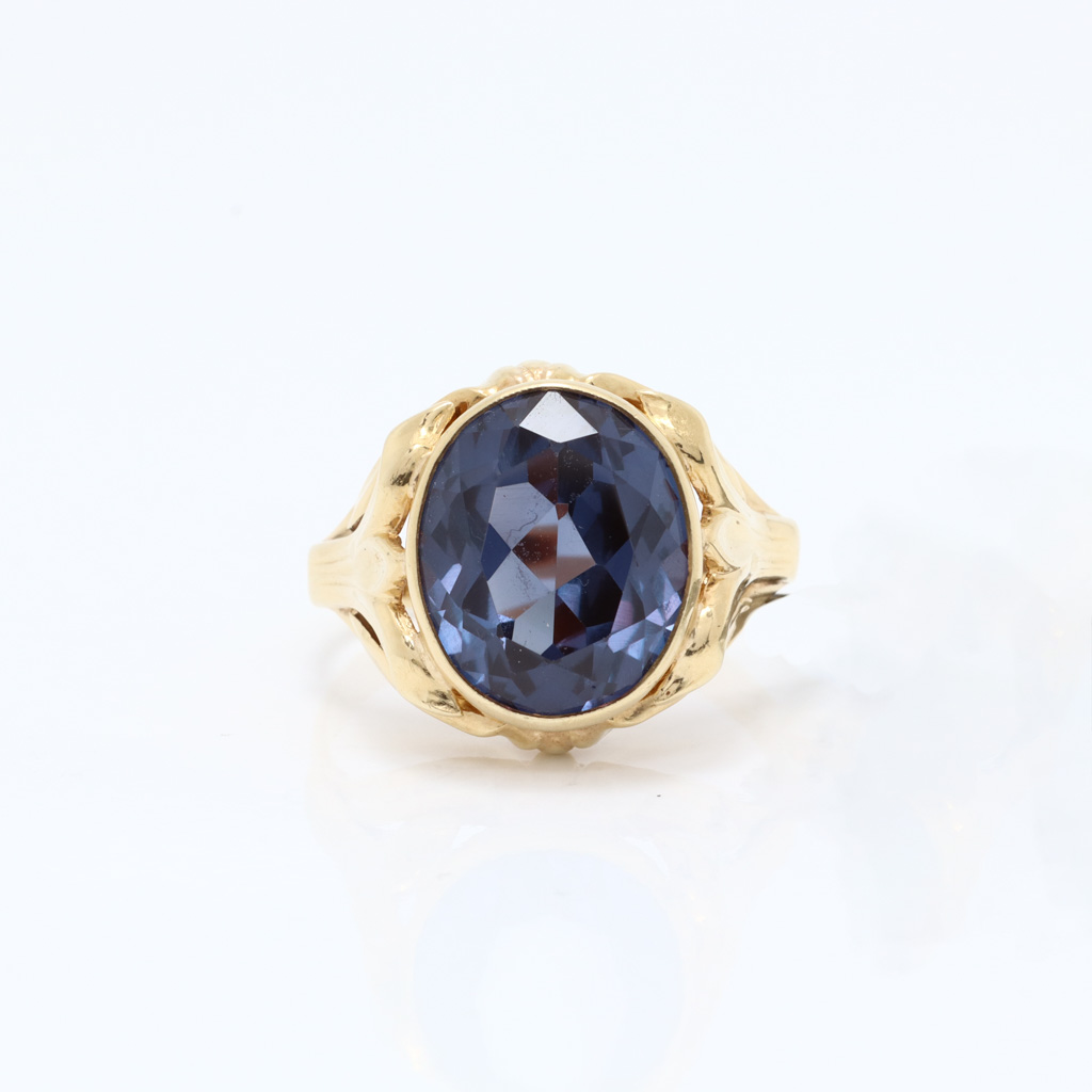 Untitled-690 Ring i gult gull 14 k med ametyst - Bilde 1