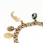 Bismarkmønstret armbånd i gult gull 14 k med charms - Bilde 2