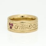 Sisselert ring i gult gull 14 k med stener - Bilde 2