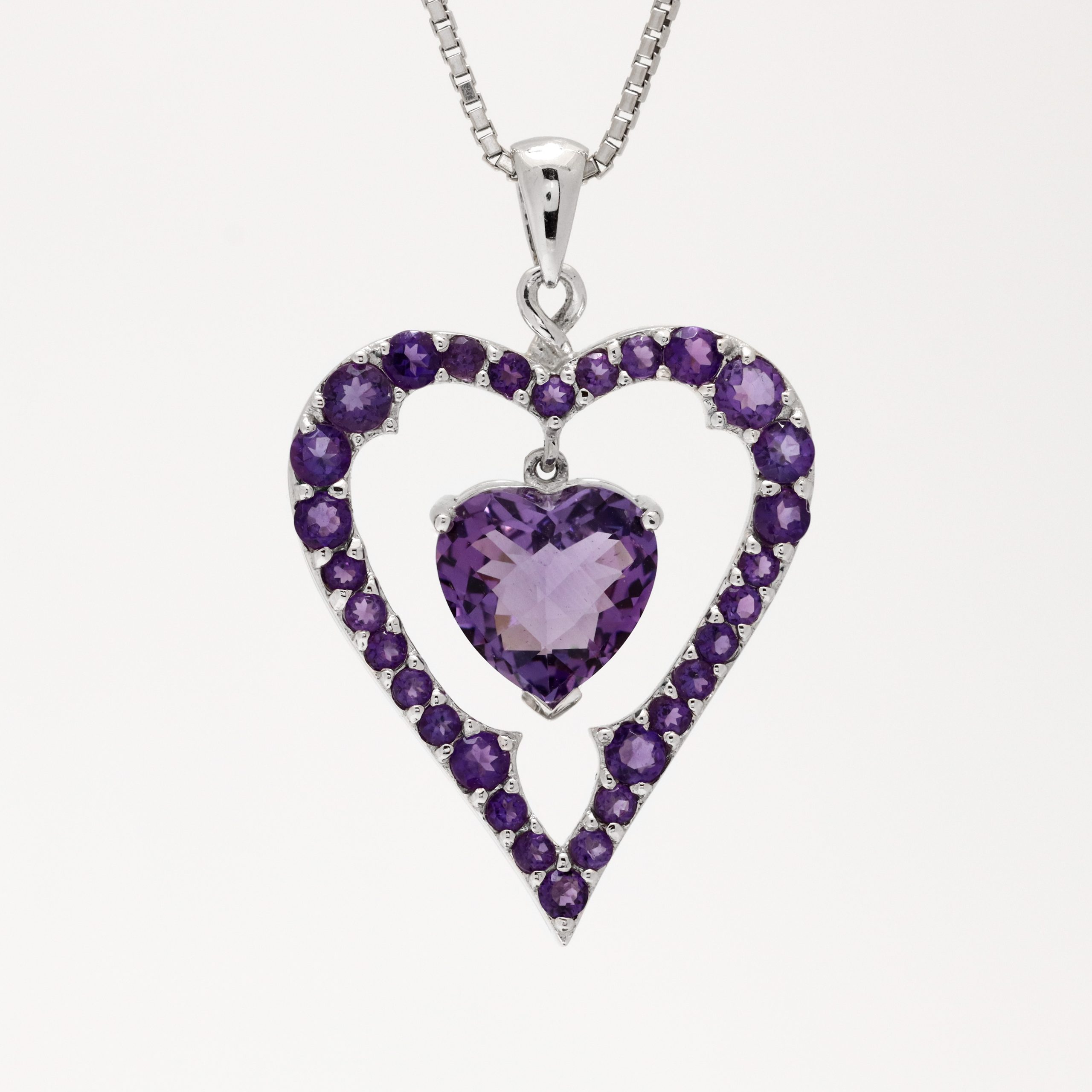 IMG_0014_1 Nydelig anhengs hjerte med Ametyster i hvitt gull 14 k - Bilde 1