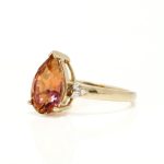 Ring med sten i gult gull 9 k