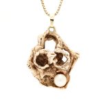 Anheng i gult gull 14 k med perle