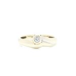 Ring i gult gull 14 k med diamant