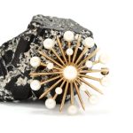 Pen nål i gult gull 14 k med perler