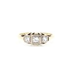 Ring i gult gull 14 k med stener