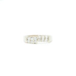 Ring i gult gull 14 k(585) med stener