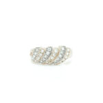 Ring i gult gull 14 k(585) med stener