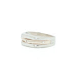 Ring i gult/hvitt gull 14 k(585) med stener56 mm