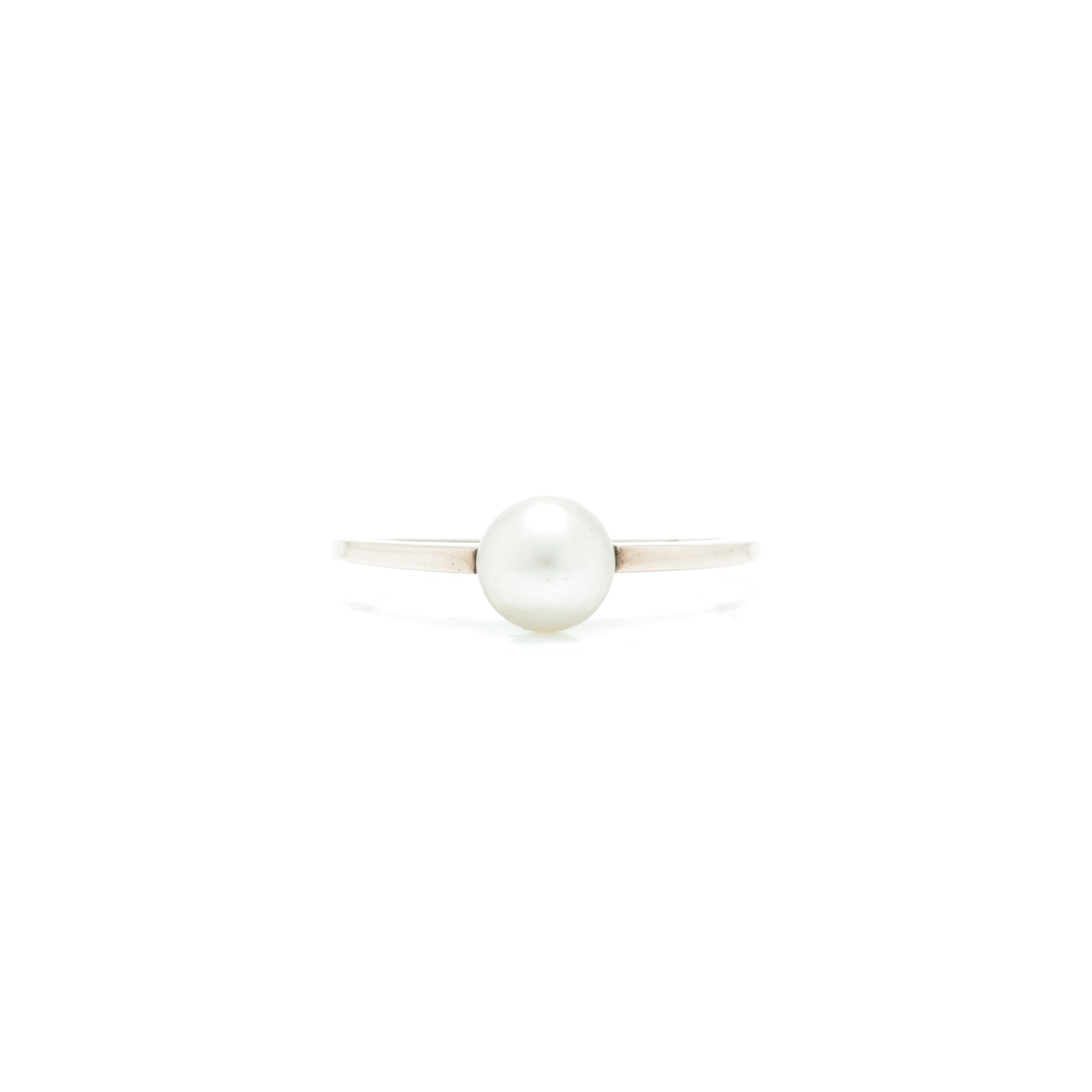 02.10.2026-19 Ring i gult gull 14 k med perle - Bilde 1